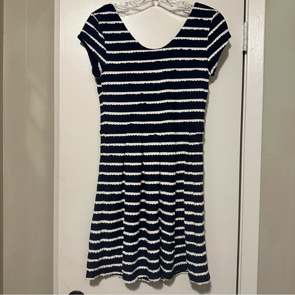 NWT Candie’s blue and white striped dress size L - Picture 3 of 7